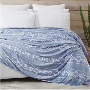 Frye Blanket Throw Queen Size 98” X 92” Blue NEW